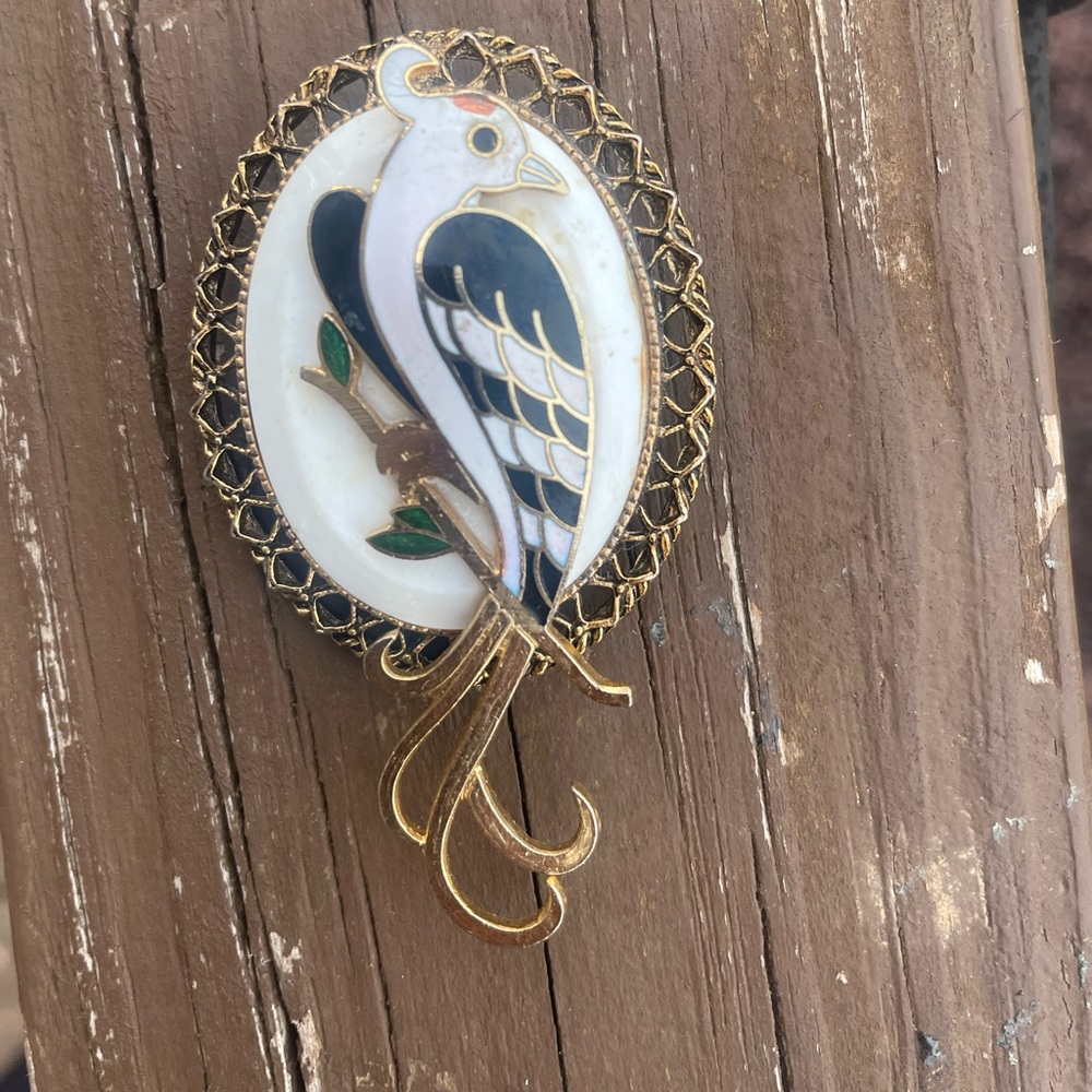 Vintage Jewelry Cloisonn Elegant detailed Bird Brooch rare unique unusual